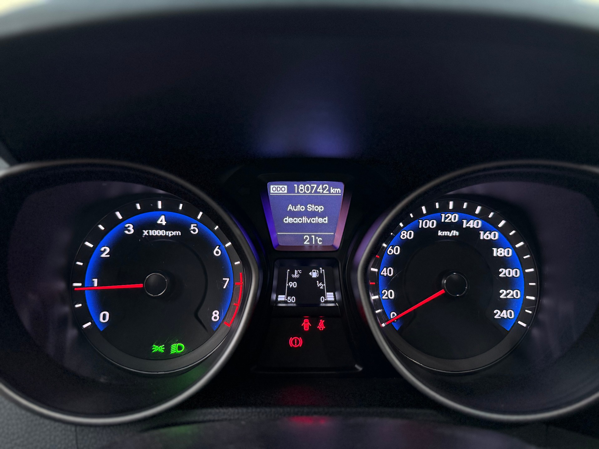 HYUNDAI i30 1.4 Comfort-image-9
