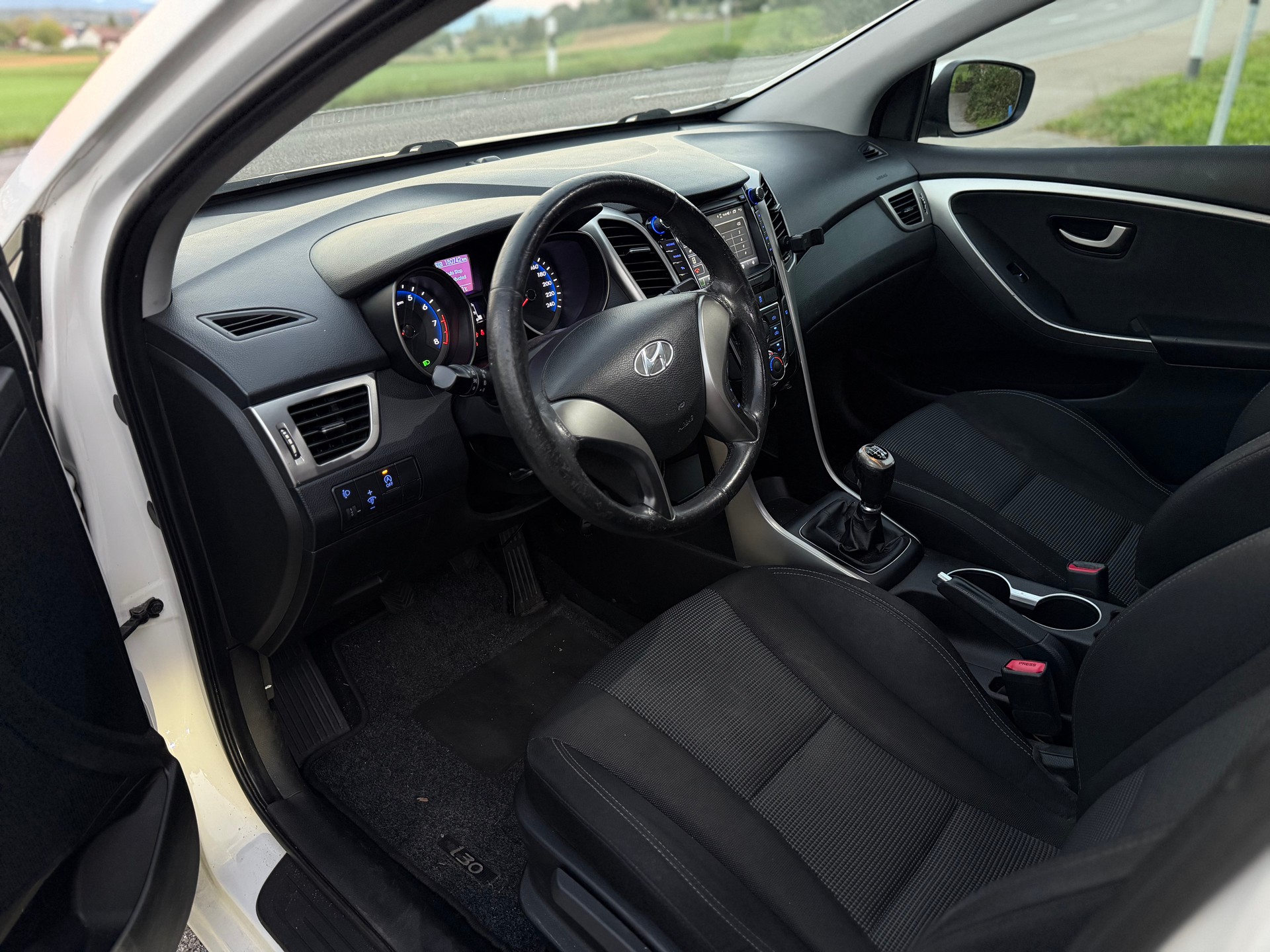 HYUNDAI i30 1.4 Comfort-image-6
