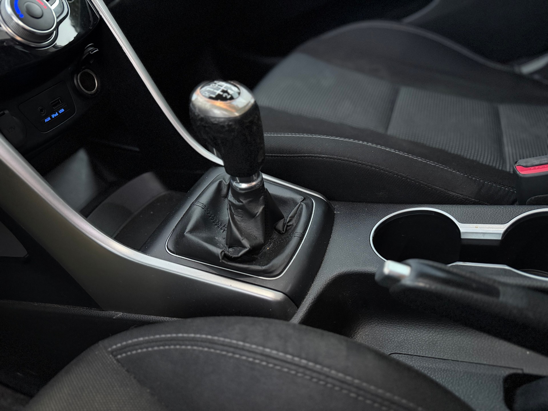 HYUNDAI i30 1.4 Comfort-image-8
