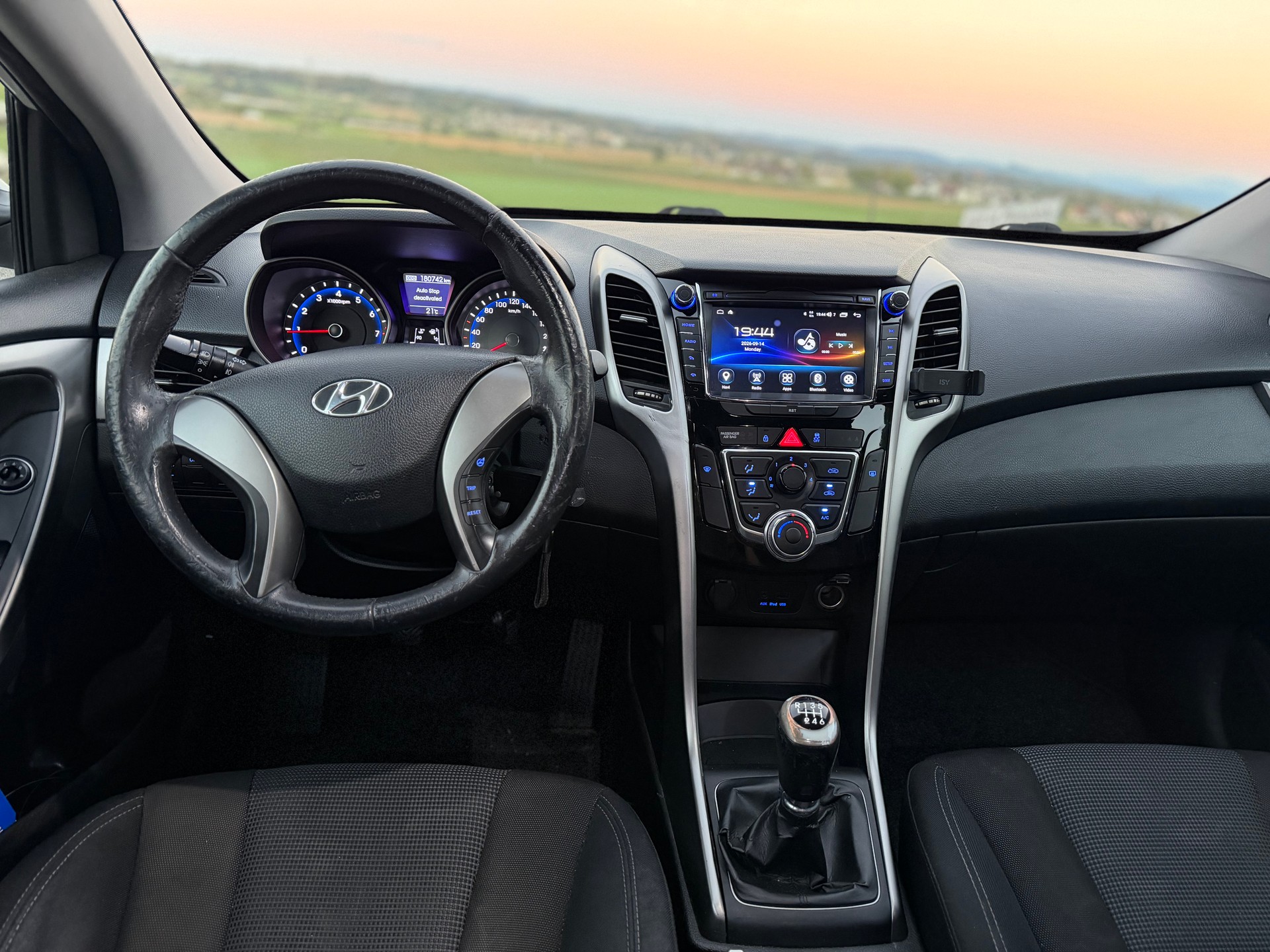 HYUNDAI i30 1.4 Comfort-image-7
