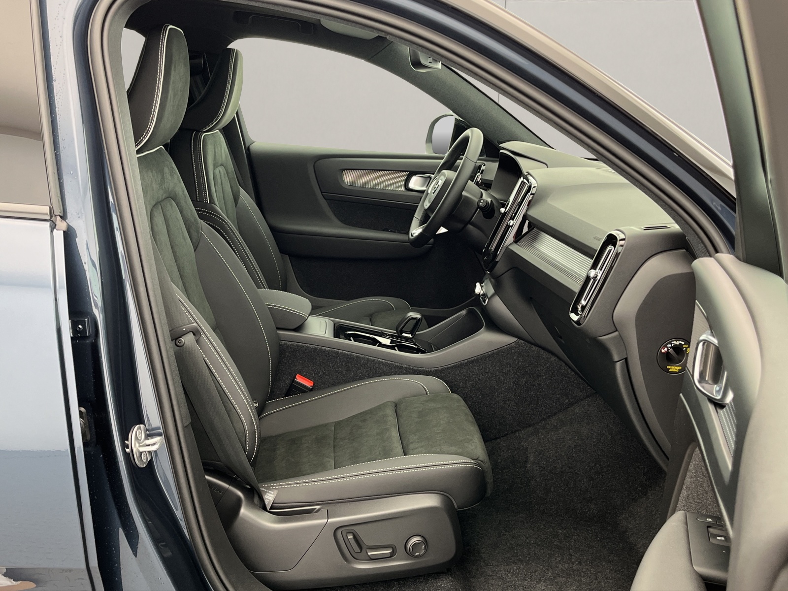 VOLVO EX40 Twin Performance Ultra AWD-image-9