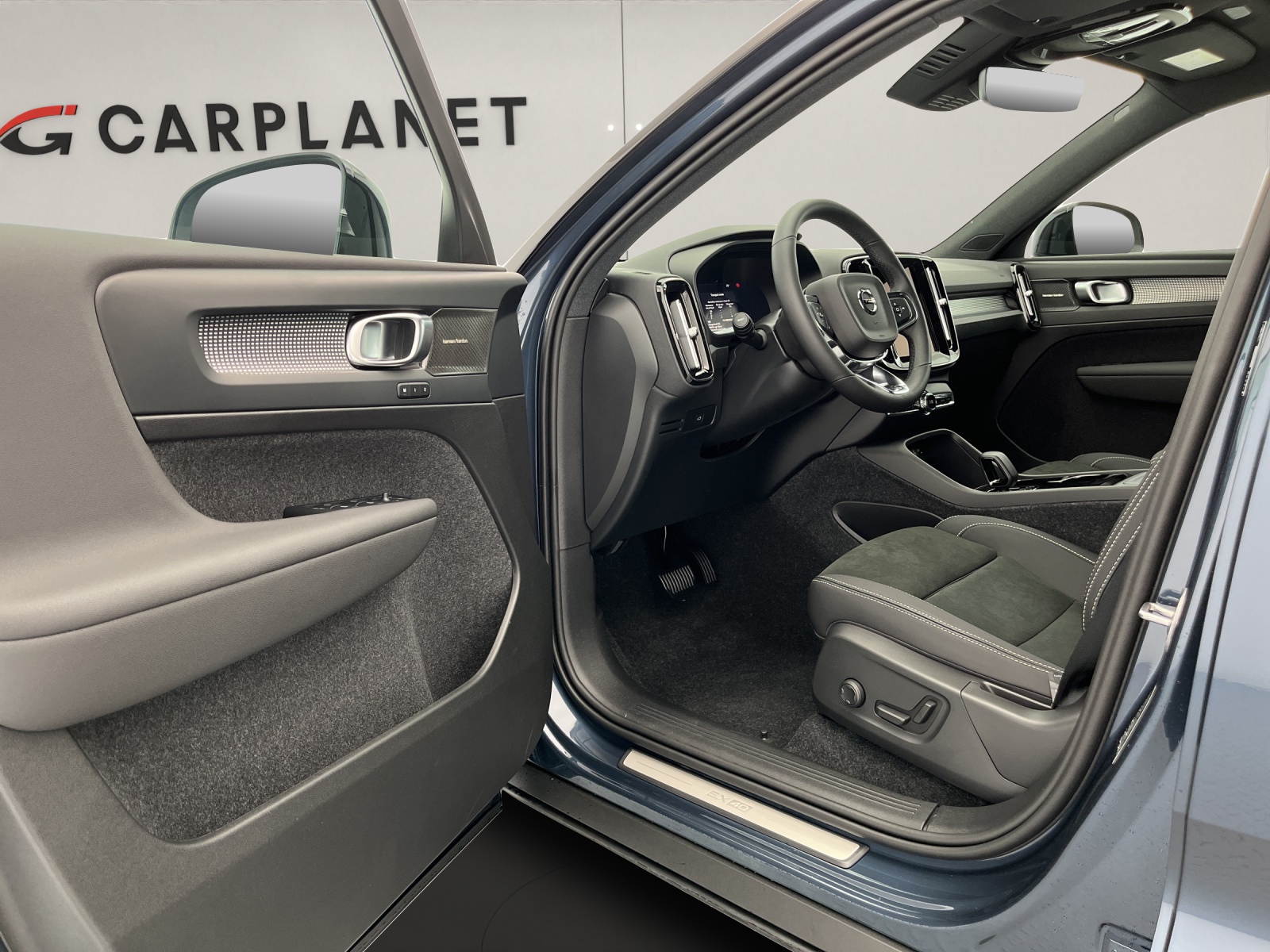 VOLVO EX40 Twin Performance Ultra AWD-image-7