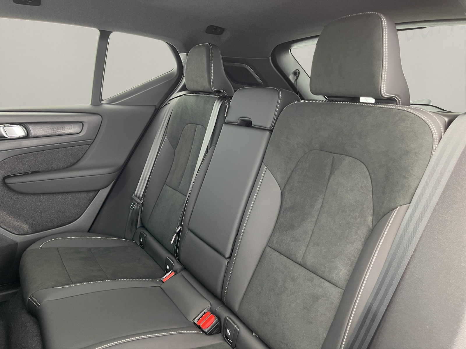 VOLVO EX40 Twin Performance Ultra AWD-image-11