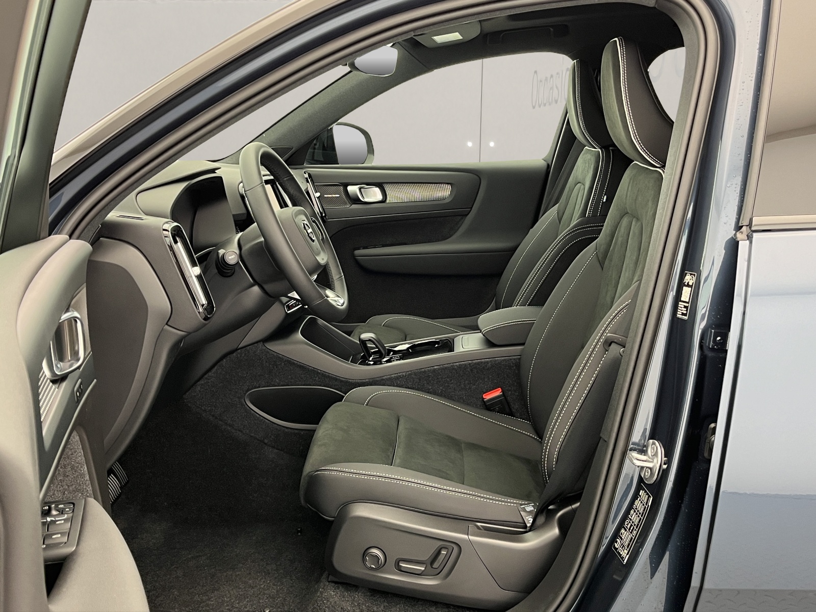 VOLVO EX40 Twin Performance Ultra AWD-image-8