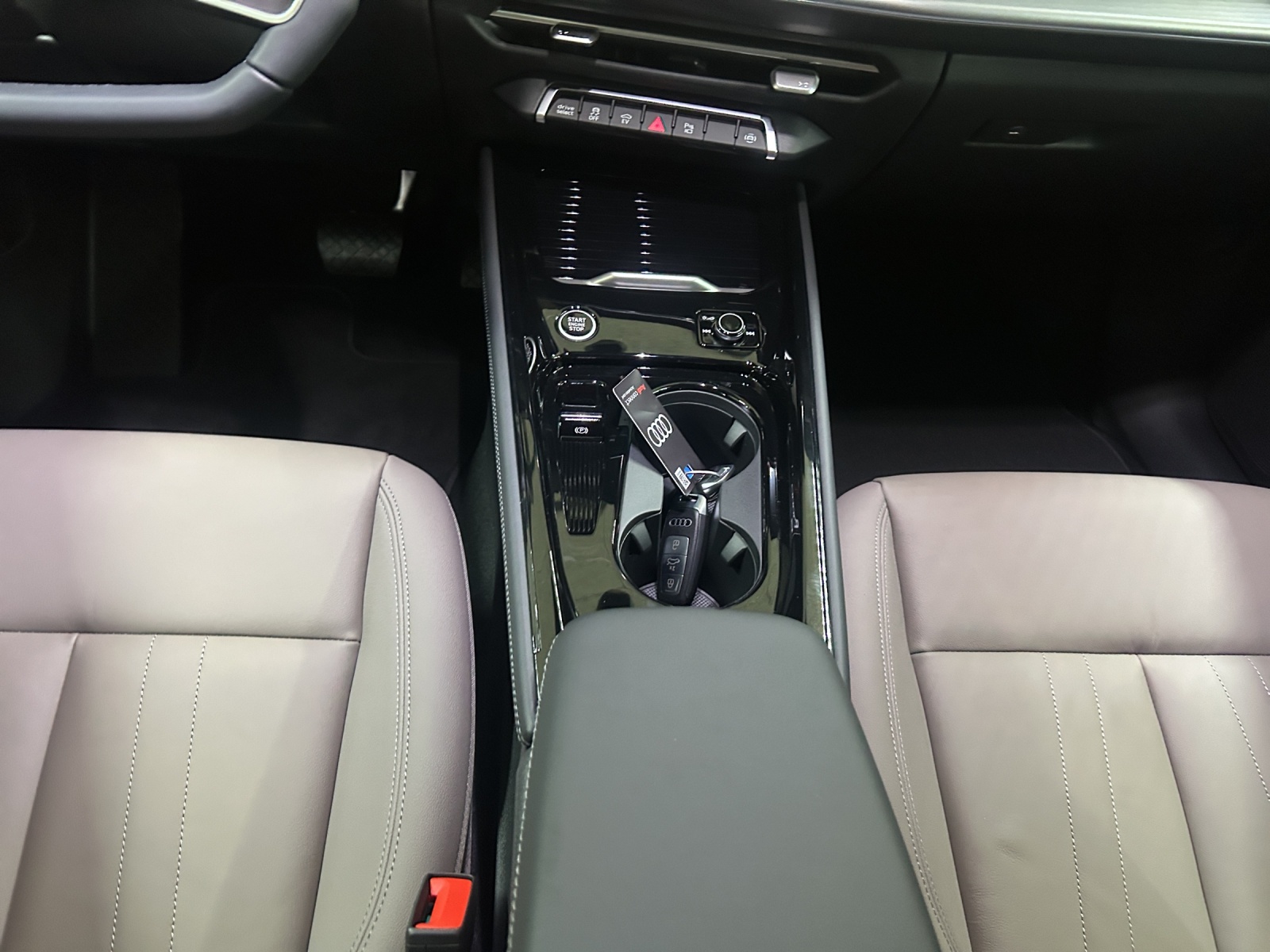 AUDI Q3 Sportback e-hybrid 200 kW S tronig-image-10
