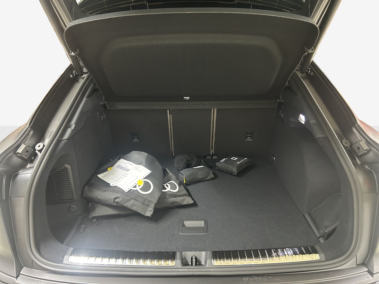 AUDI Q3 Sportback e-hybrid 200 kW S tronig-image-12