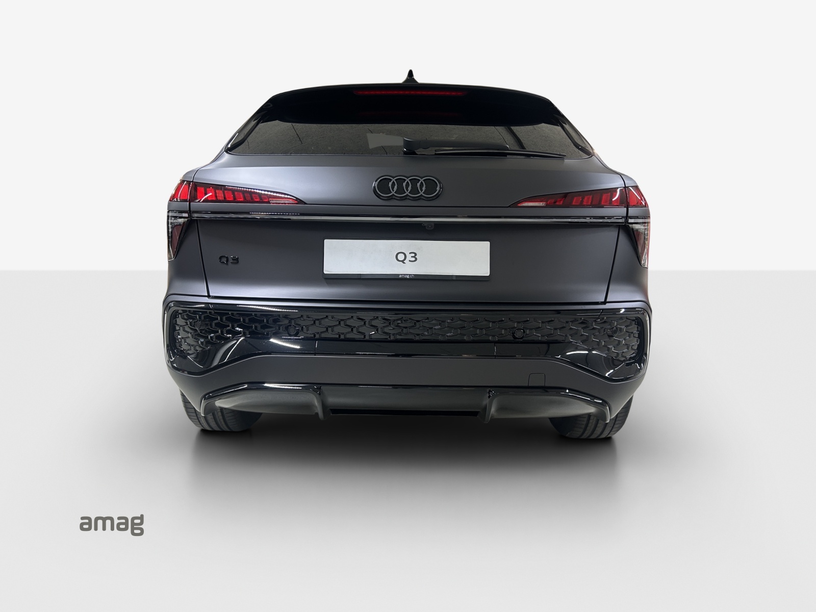 AUDI Q3 Sportback e-hybrid 200 kW S tronig-image-3