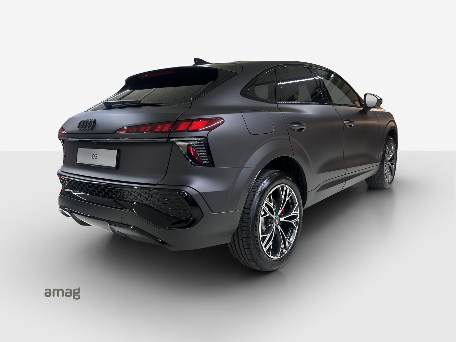 AUDI Q3 Sportback e-hybrid 200 kW S tronig-image-4