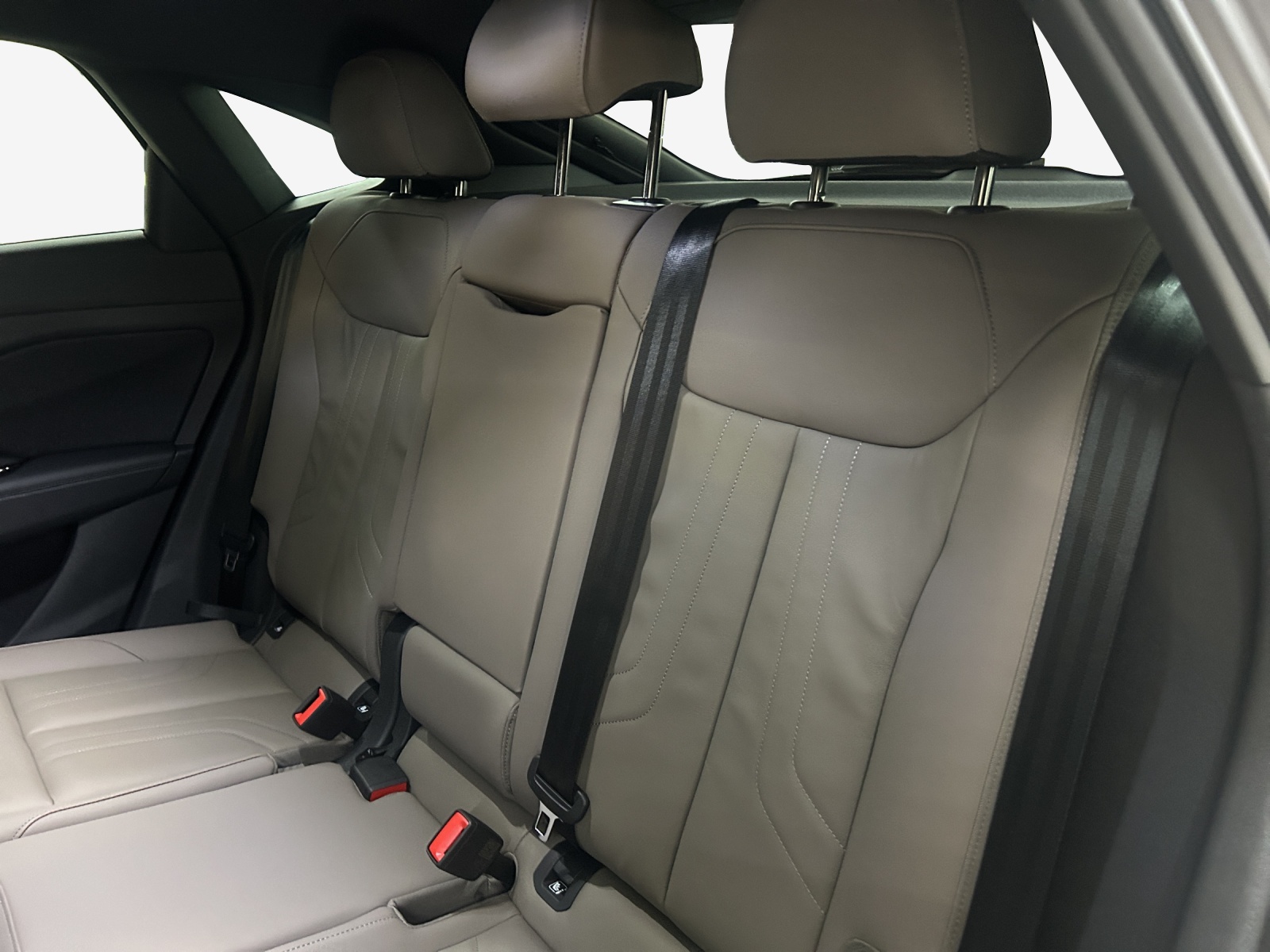 AUDI Q3 Sportback e-hybrid 200 kW S tronig-image-11