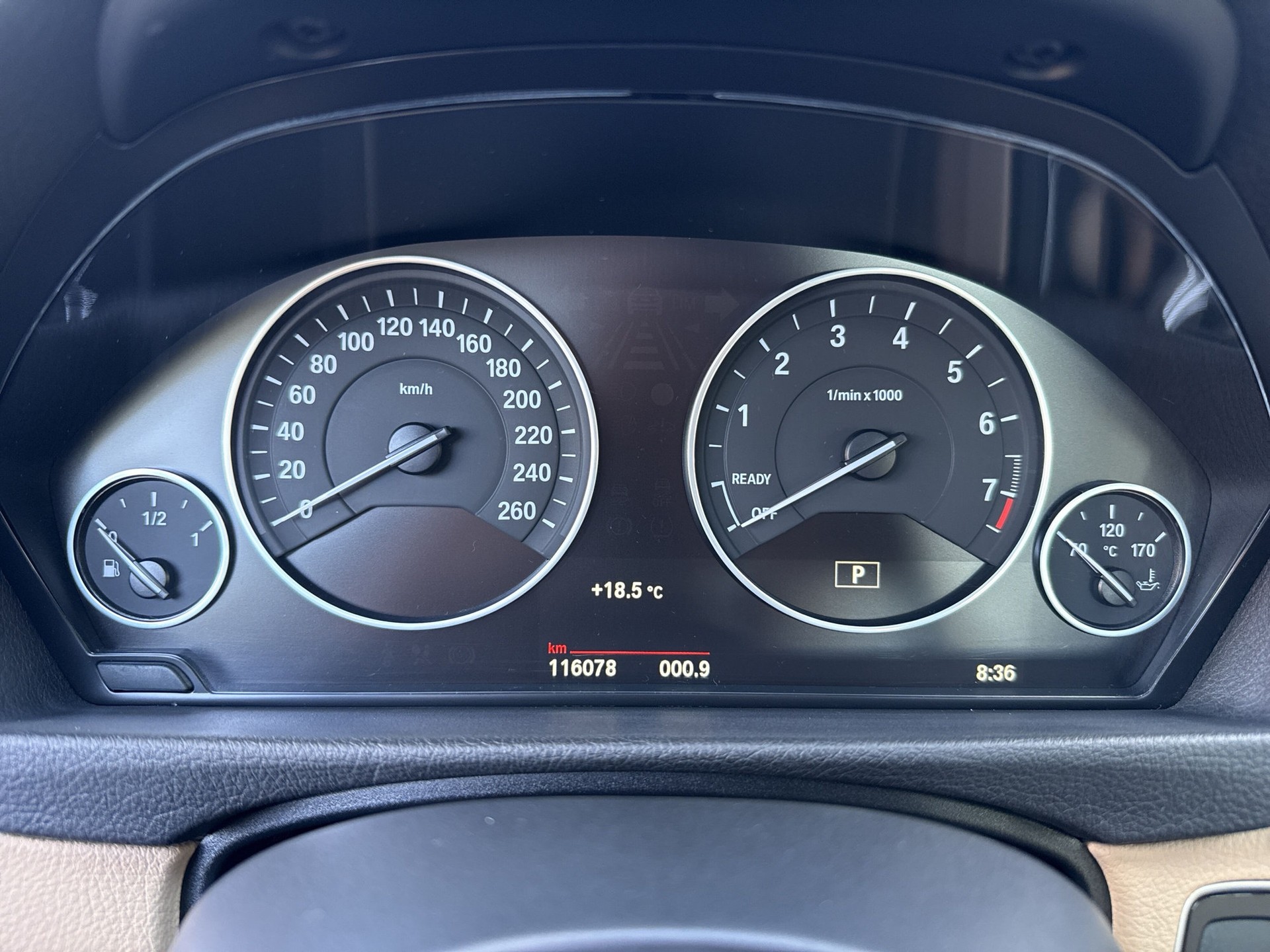 BMW 330e iPerformance Luxury Line Steptronic-image-13