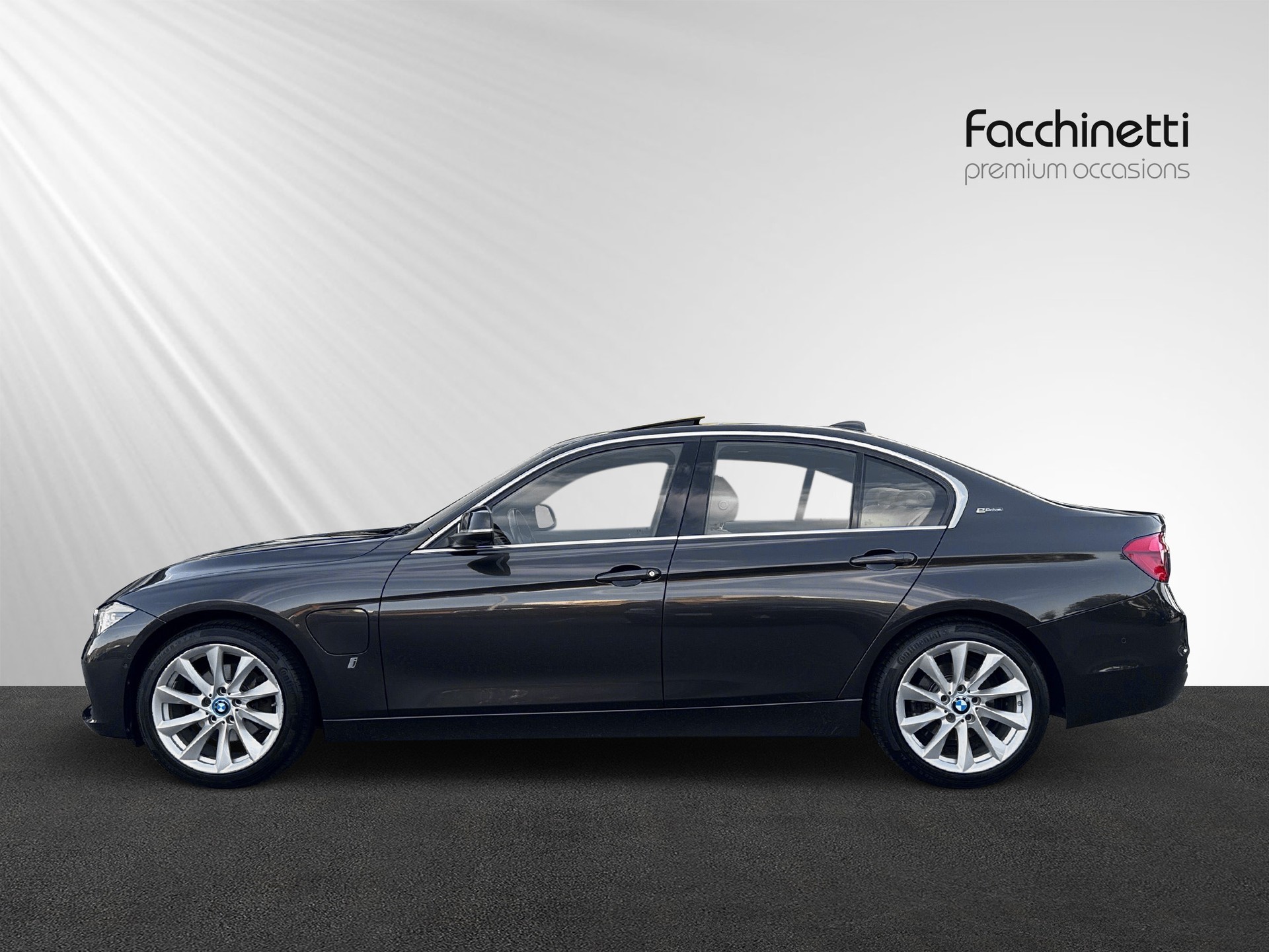 BMW 330e iPerformance Luxury Line Steptronic-image-1