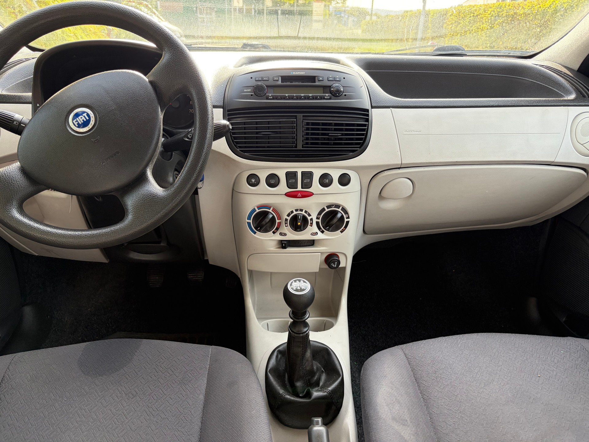 FIAT Punto 1.4 16V Emotion-image-12