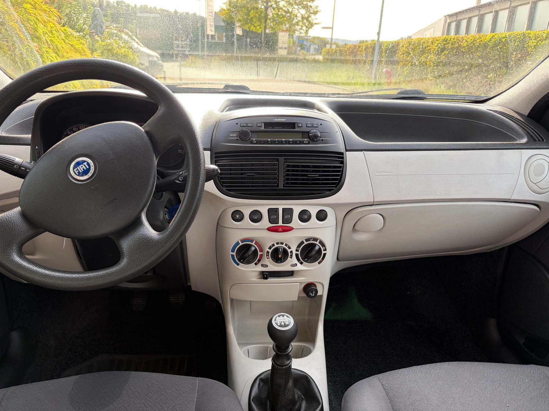 FIAT Punto 1.4 16V Emotion-image-3