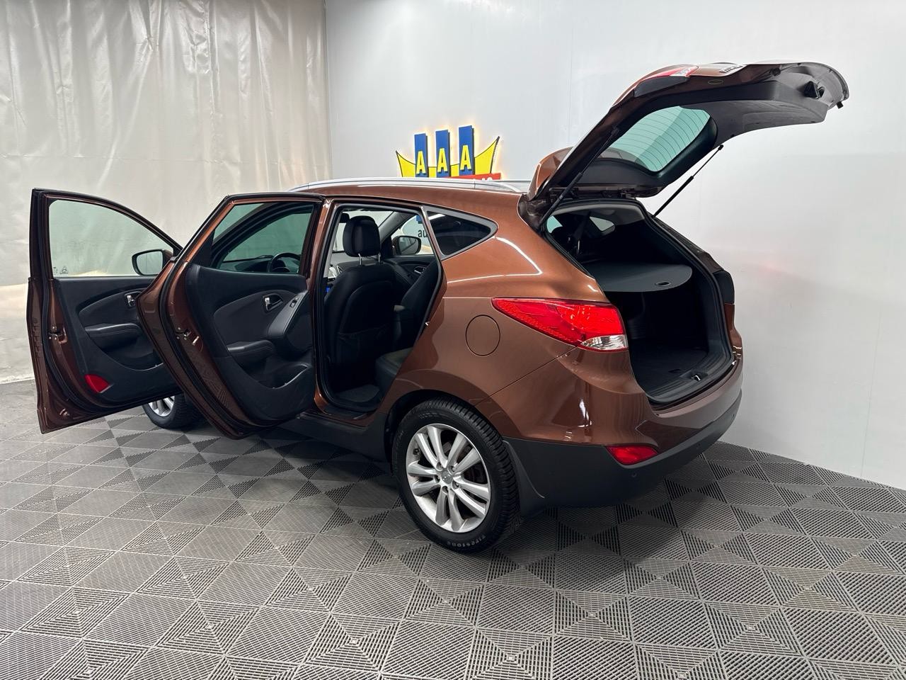 HYUNDAI iX35 2.0 CRDi Luxury Plus 4WD-image-12