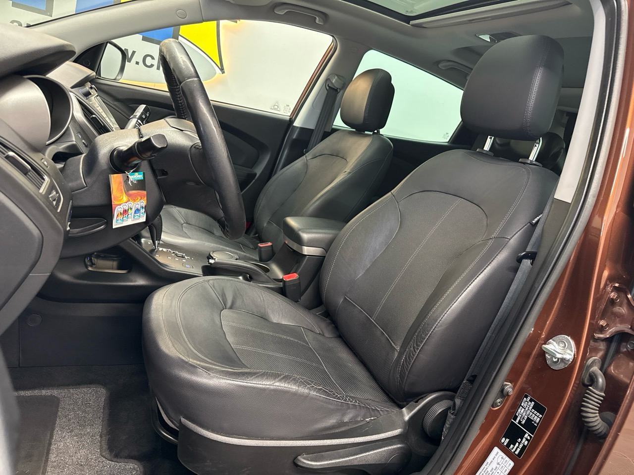 HYUNDAI iX35 2.0 CRDi Luxury Plus 4WD-image-3