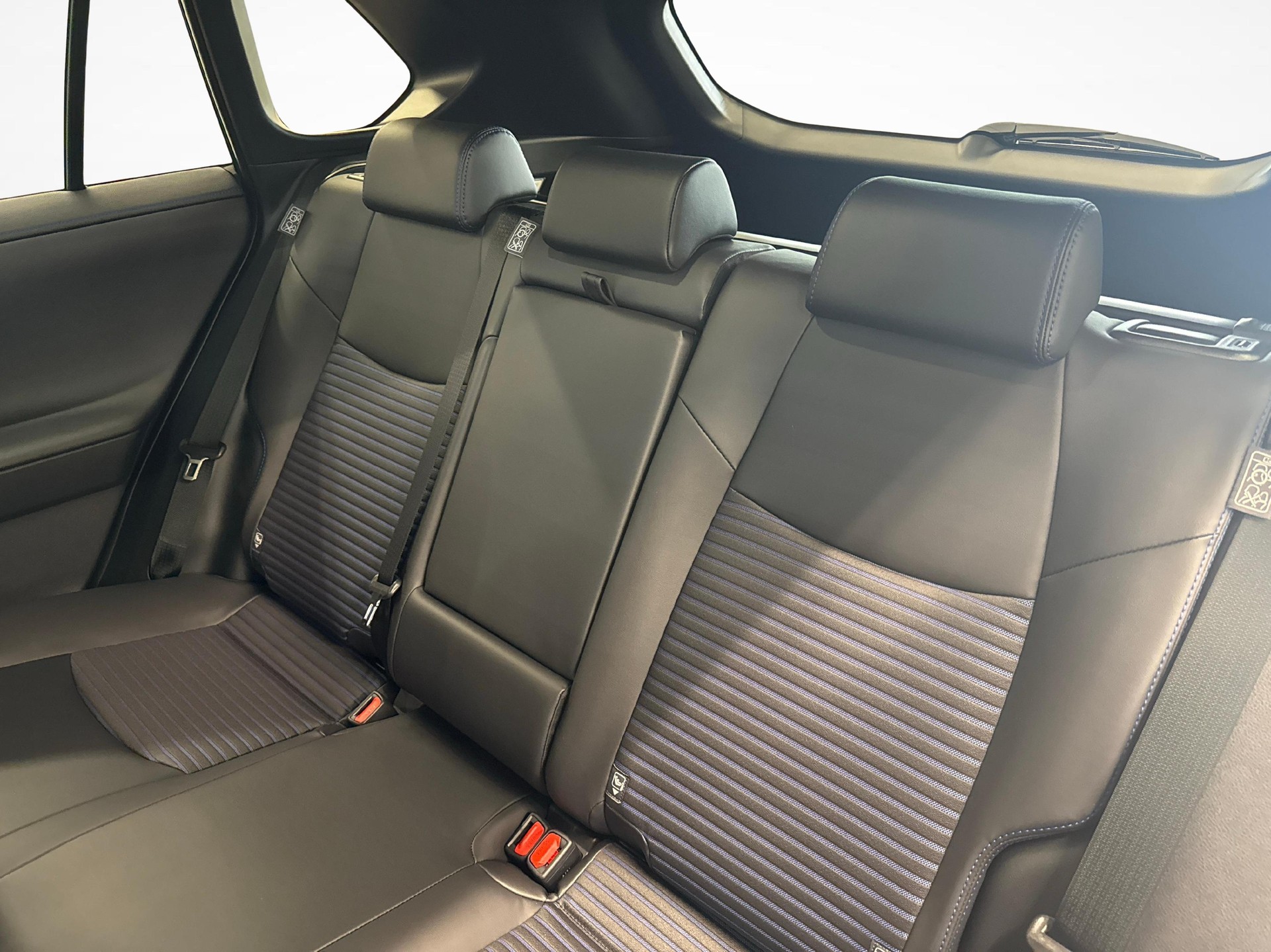 TOYOTA RAV4 2.5 HSD Style-image-10