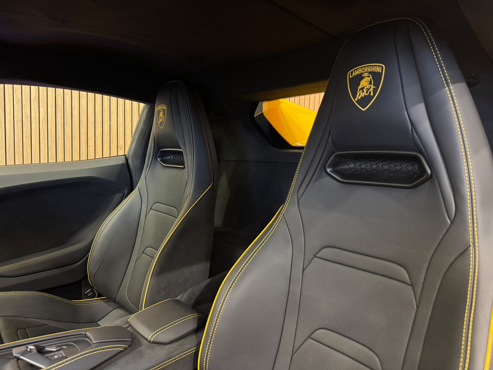 LAMBORGHINI Temerario HPEV *Giallo Auge*-image-19