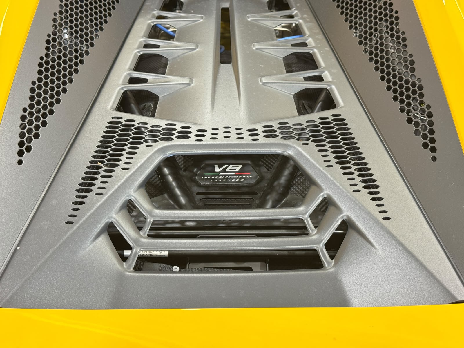 LAMBORGHINI Temerario HPEV *Giallo Auge*-image-7