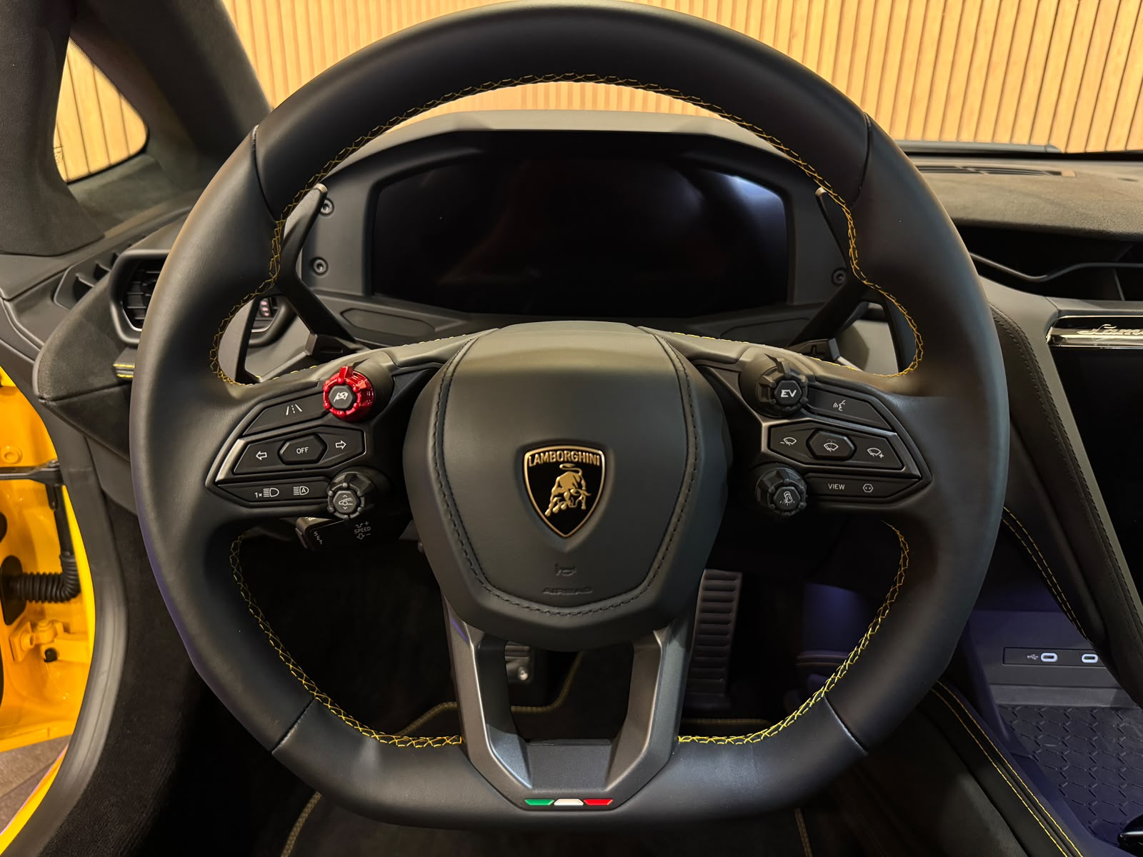 LAMBORGHINI Temerario HPEV *Giallo Auge*-image-10