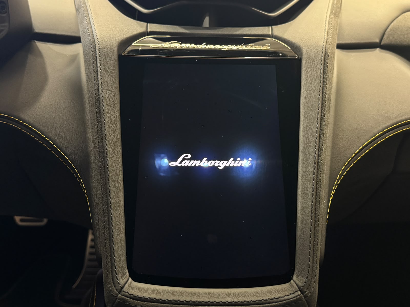 LAMBORGHINI Temerario HPEV *Giallo Auge*-image-14