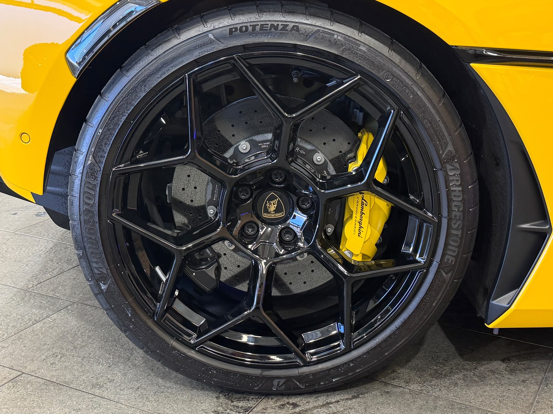 LAMBORGHINI Temerario HPEV *Giallo Auge*-image-9