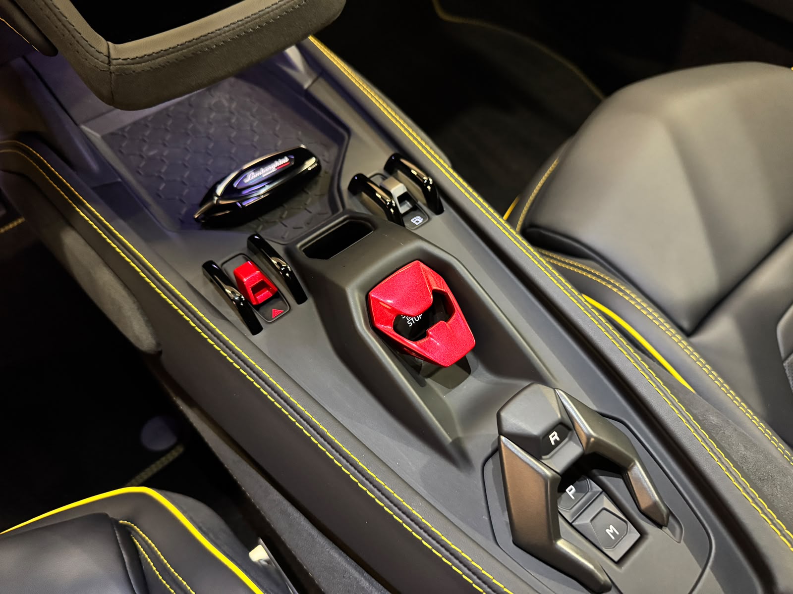 LAMBORGHINI Temerario HPEV *Giallo Auge*-image-13