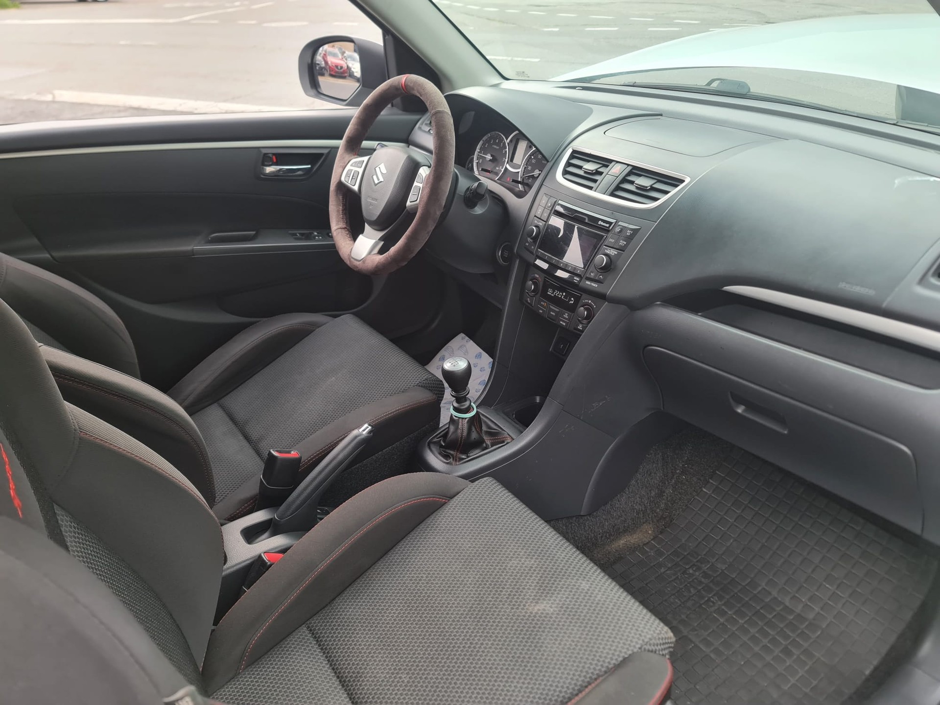 SUZUKI Swift 1.6i 16V Sport-image-10
