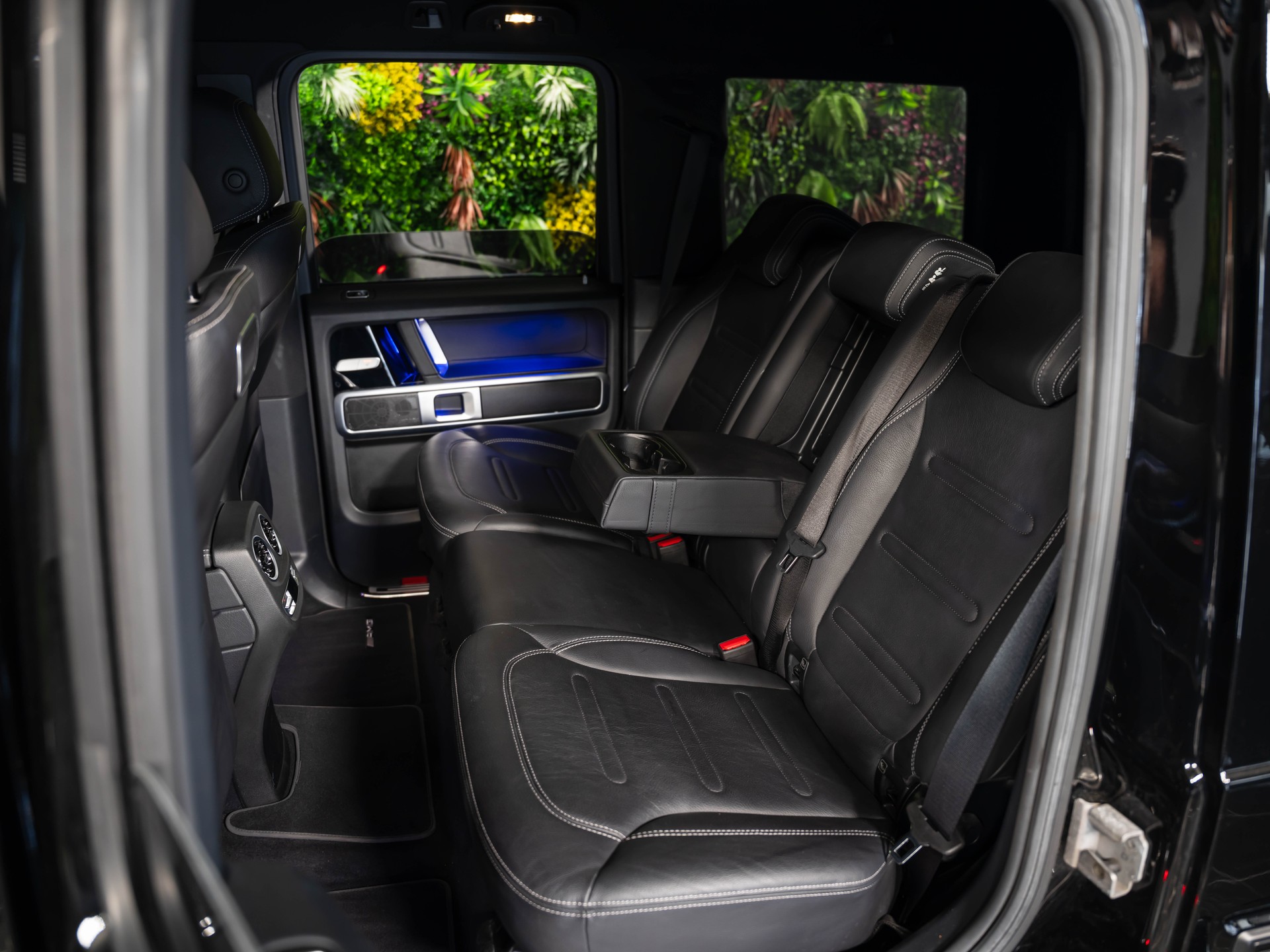 MERCEDES-BENZ G 350 d AMG Line 9G-Tronic-image-14