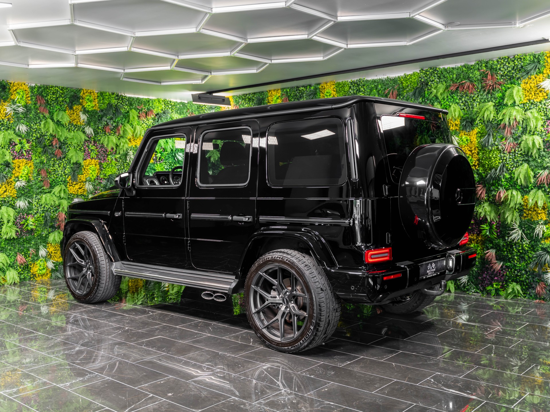 MERCEDES-BENZ G 350 d AMG Line 9G-Tronic-image-4