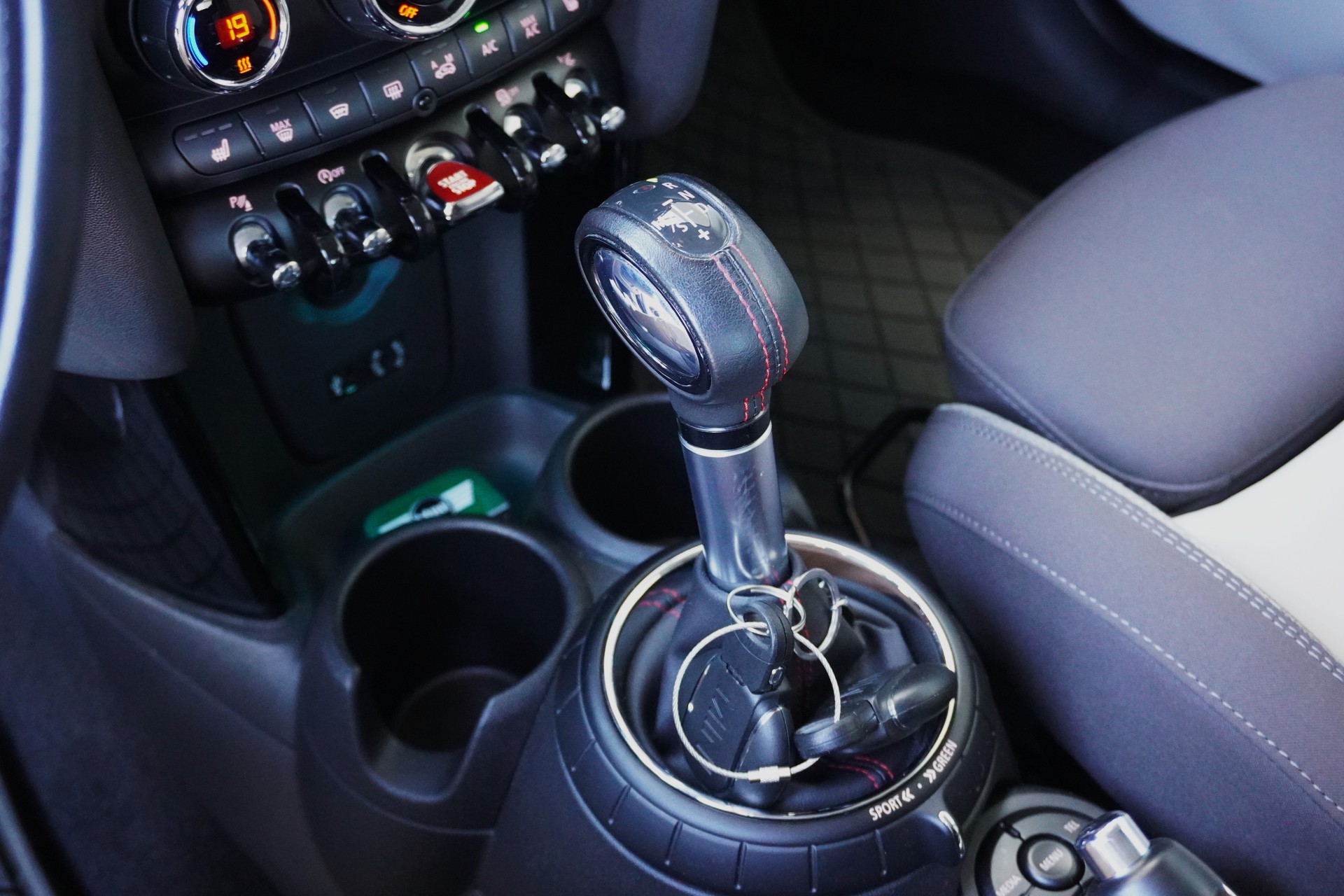 MINI Cooper SD Trafalgar Steptronic-image-13