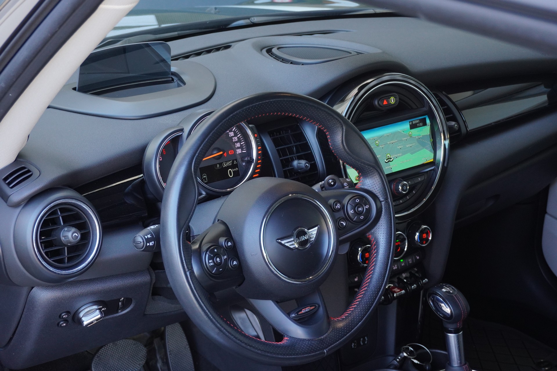 MINI Cooper SD Trafalgar Steptronic-image-9