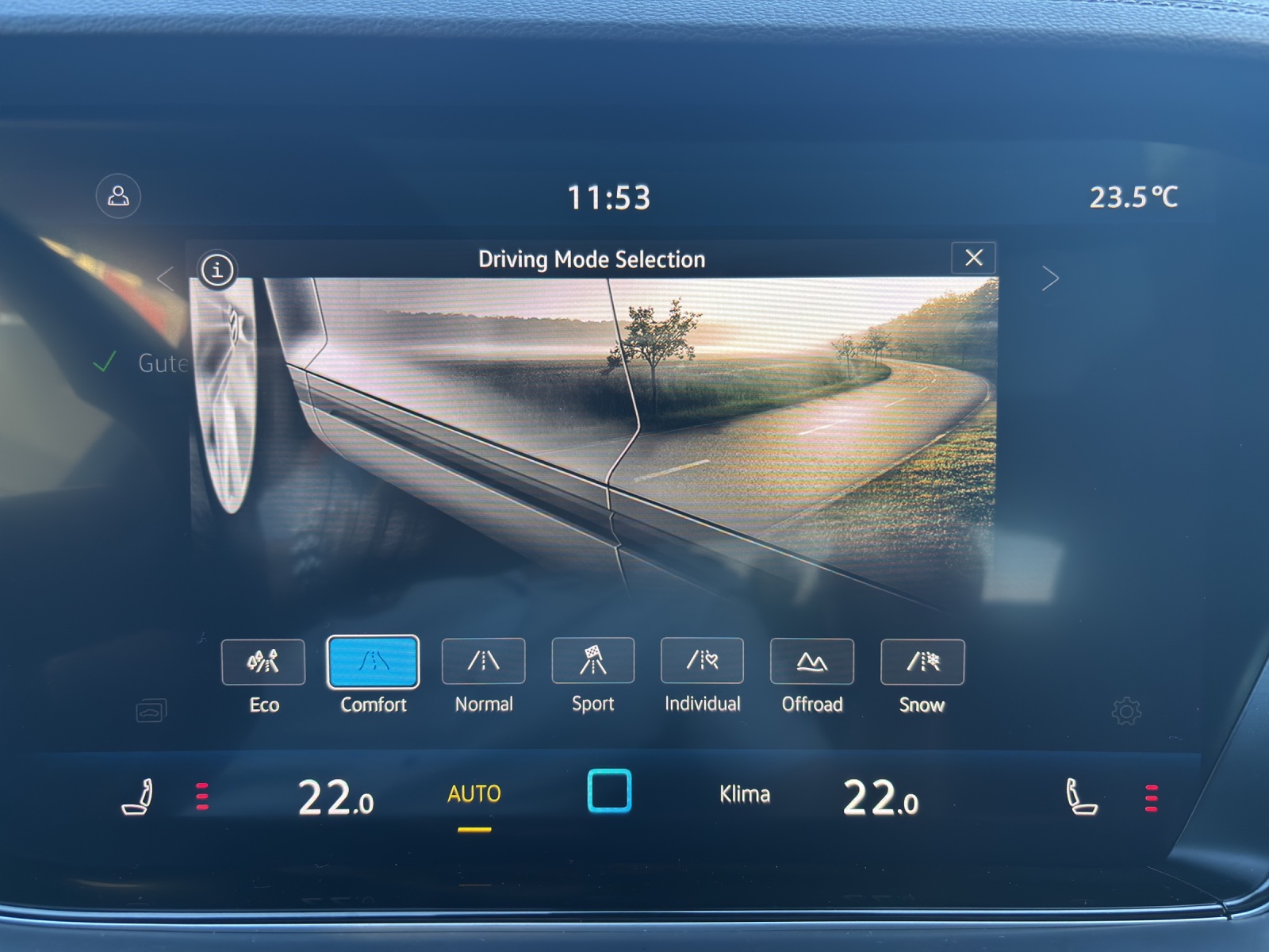 VW New Touareg 3.0 TDI R-Line Tiptronic mit fortl. Werksgarantie, AHK, Panorama-Ausstell-/Schiebedach, Standheizung & Winterräder-image-24