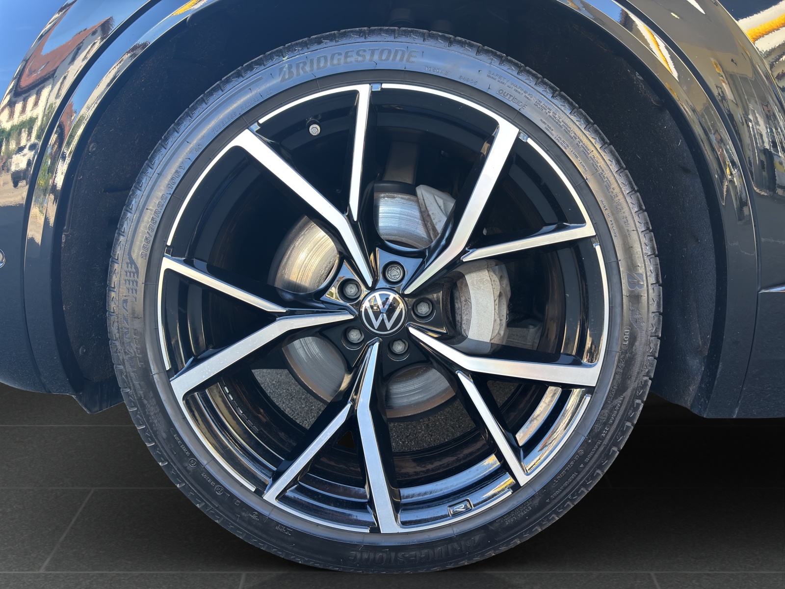 VW New Touareg 3.0 TDI R-Line Tiptronic mit fortl. Werksgarantie, AHK, Panorama-Ausstell-/Schiebedach, Standheizung & Winterräder-image-10
