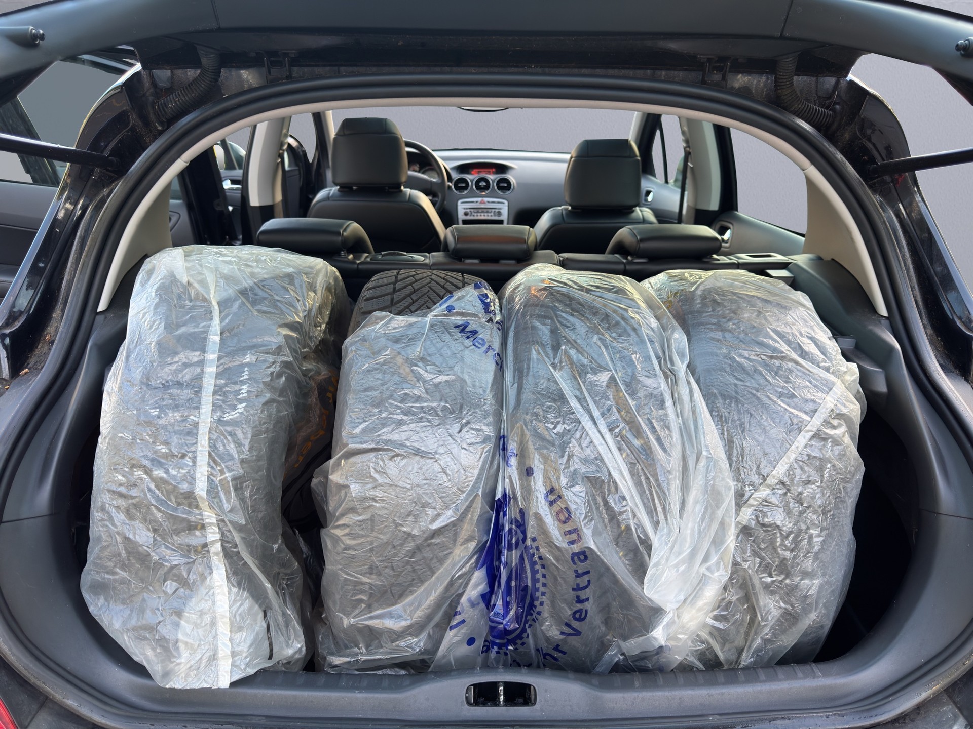 PEUGEOT 308 1.6 16V Exklusive Automatic-image-15