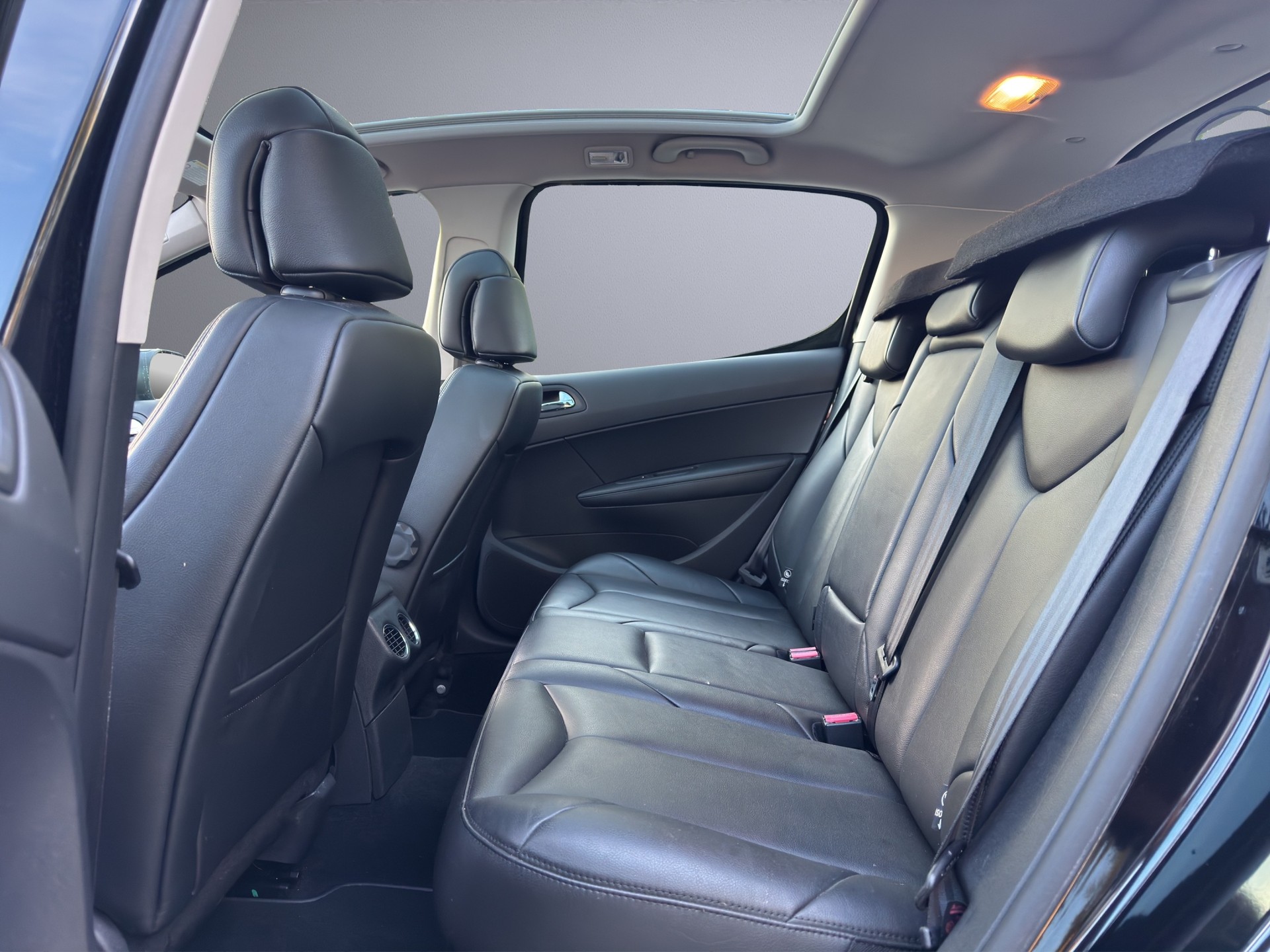PEUGEOT 308 1.6 16V Exklusive Automatic-image-11