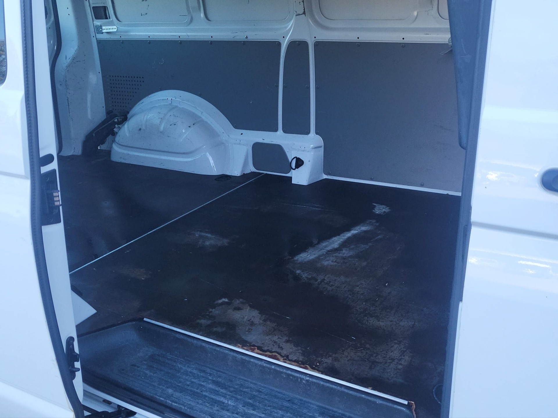 VW T5 2.0 TDI 4Motion-image-4