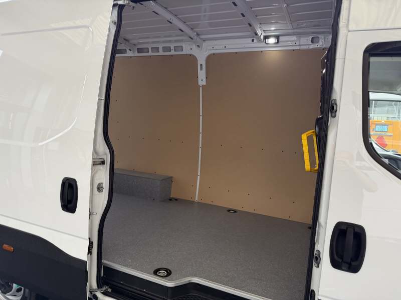 IVECO Daily 35C18HA8V Kaw.3520L H2 3.0 HPI 176-image-8