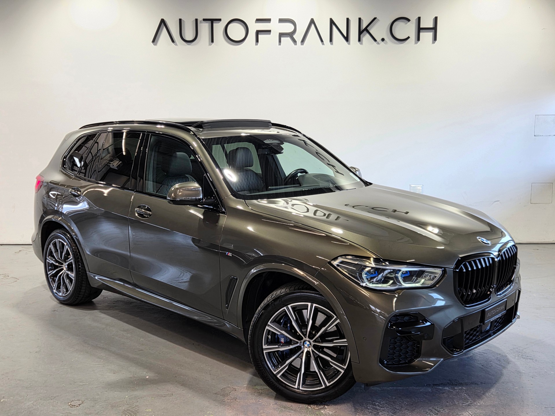 BMW X5 40d xDrive M-Sport-showroom-element-3