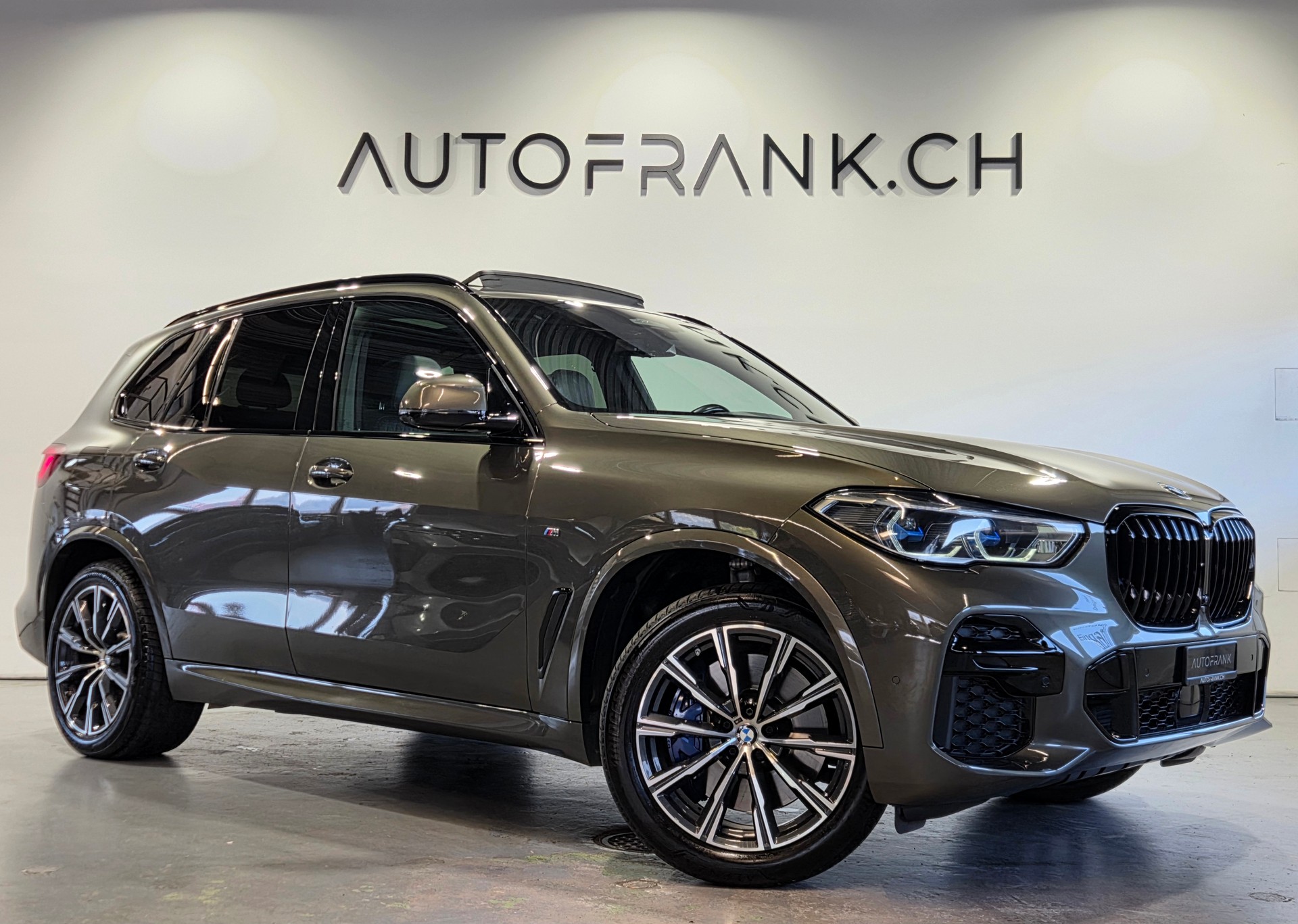 BMW X5 40d xDrive M-Sport-showroom-element-1