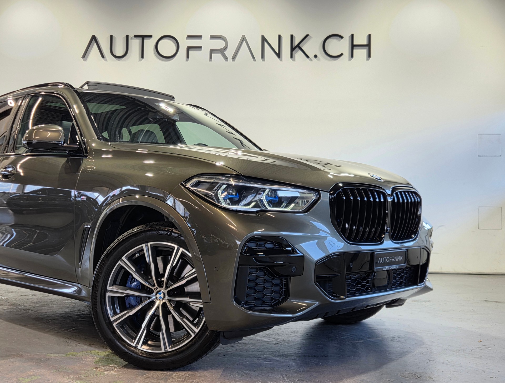 BMW X5 40d xDrive M-Sport-showroom-element-2