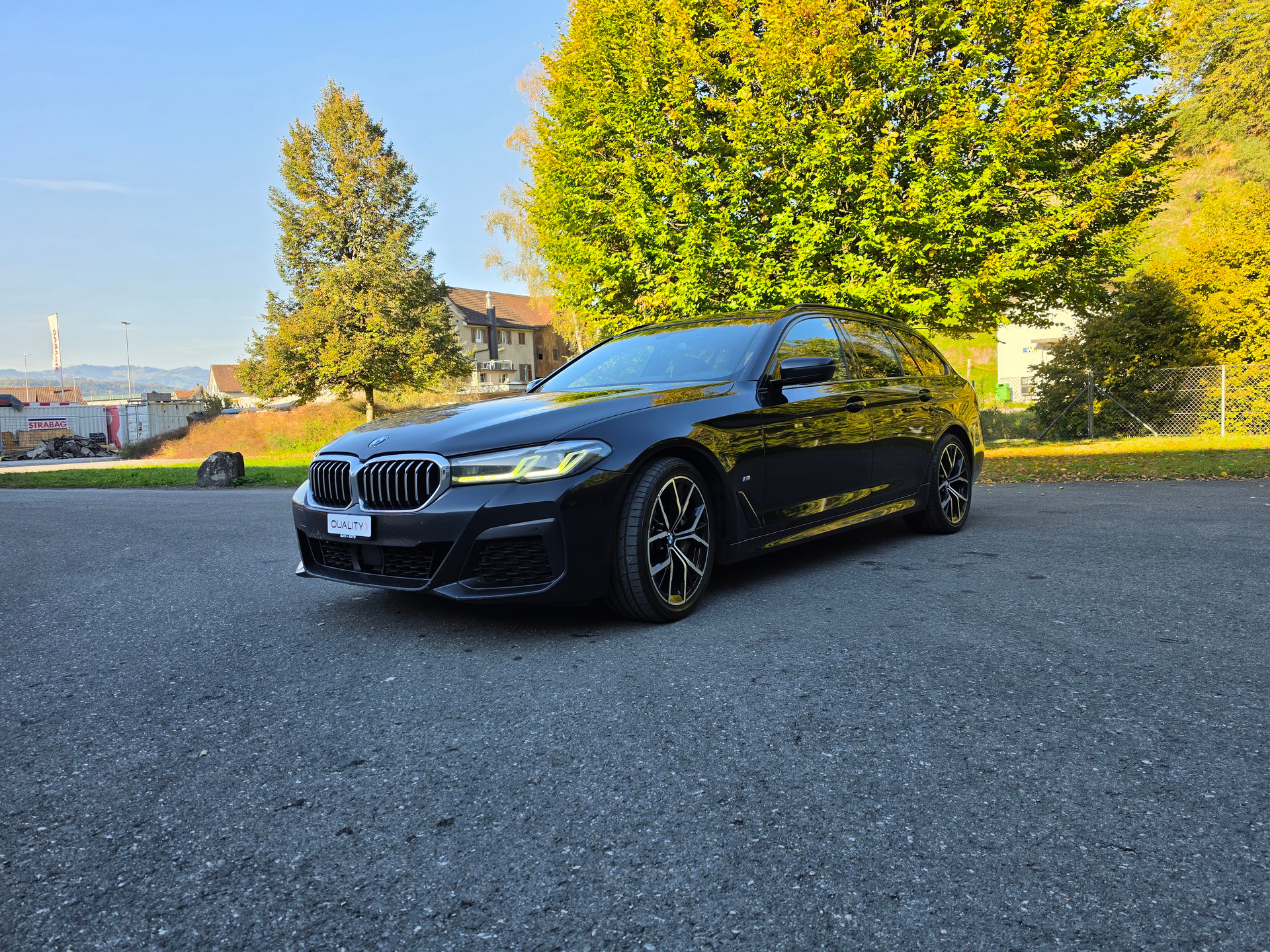 BMW 530d xDrive 48V Touring M Sport Steptronic-image-5