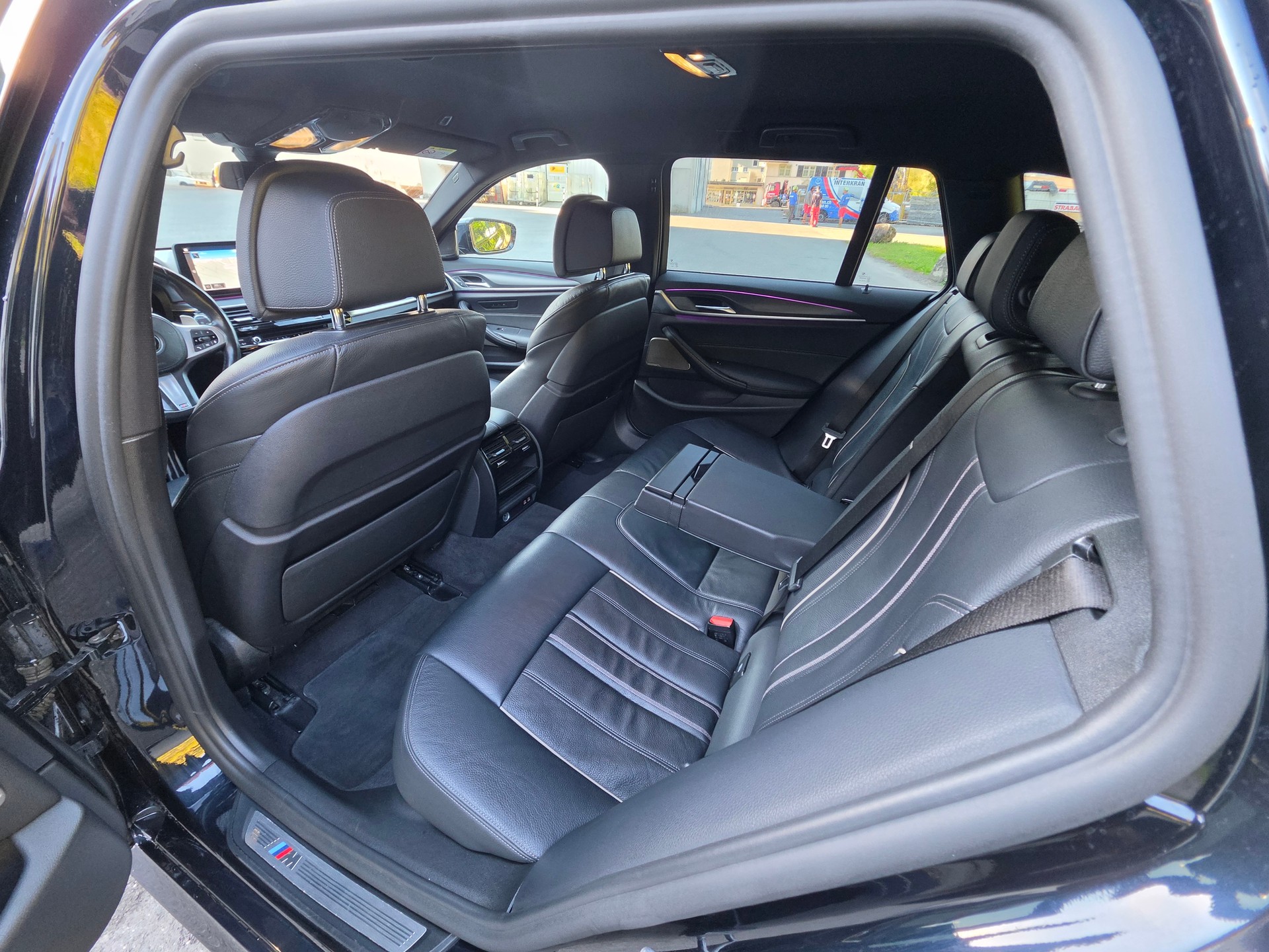 BMW 530d xDrive 48V Touring M Sport Steptronic-image-19