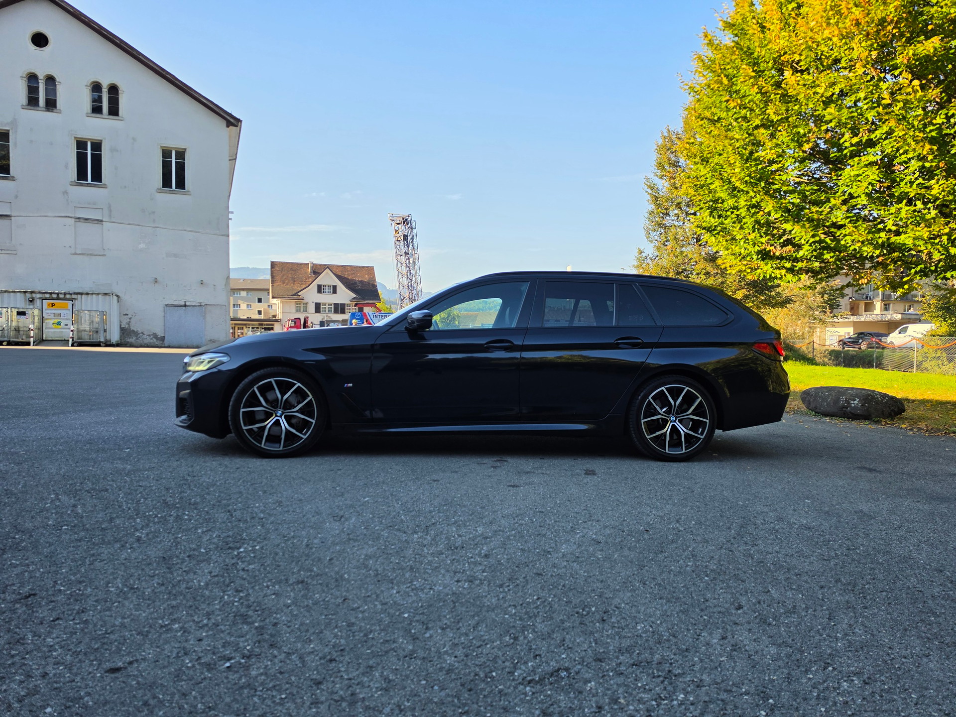 BMW 530d xDrive 48V Touring M Sport Steptronic-image-9