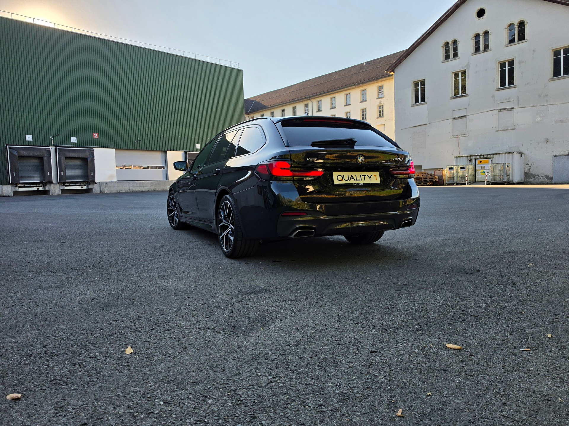BMW 530d xDrive 48V Touring M Sport Steptronic-image-14