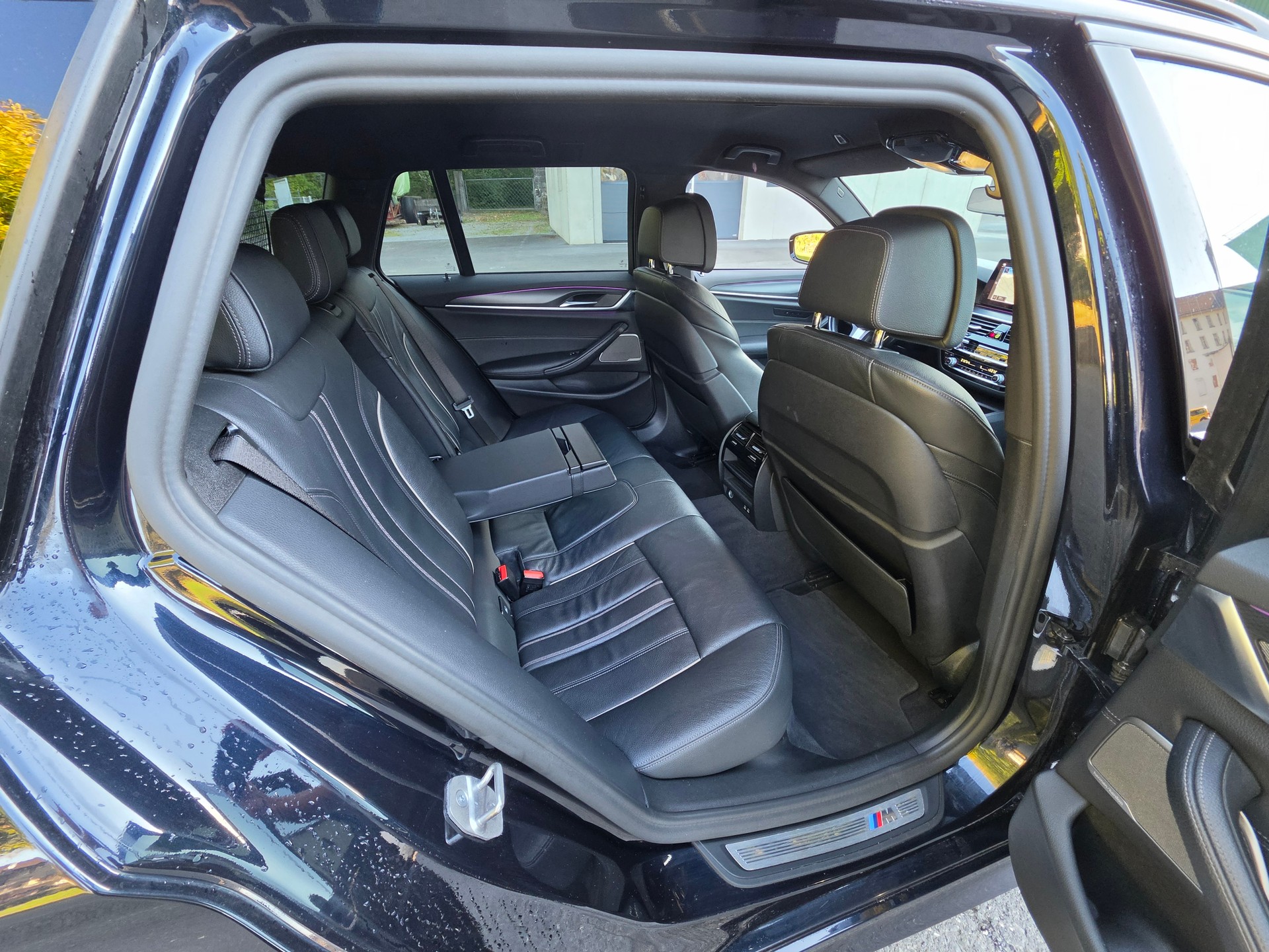 BMW 530d xDrive 48V Touring M Sport Steptronic-image-20