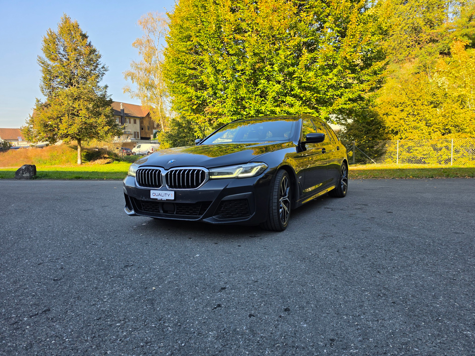 BMW 530d xDrive 48V Touring M Sport Steptronic-image-3