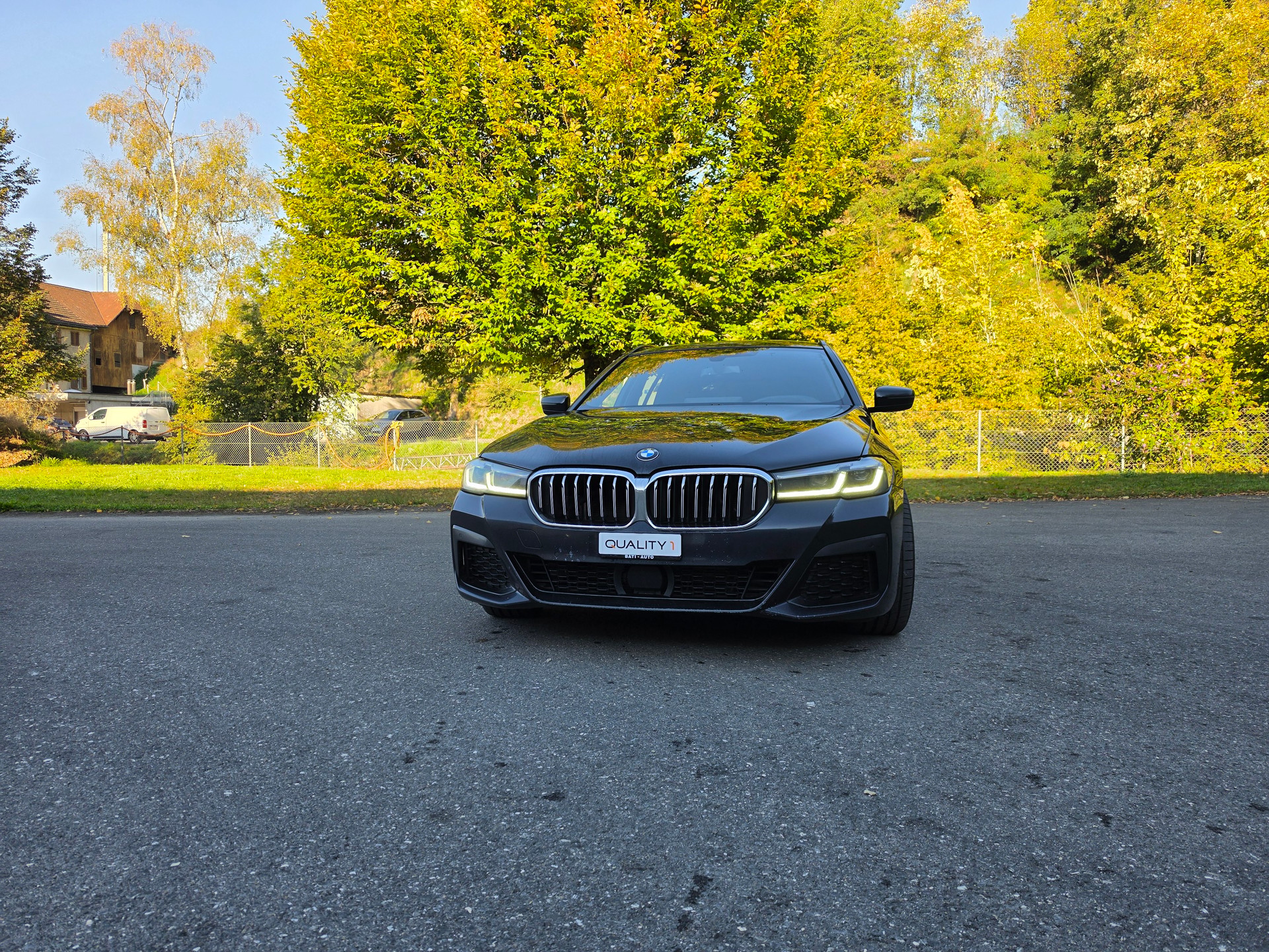 BMW 530d xDrive 48V Touring M Sport Steptronic-image-2
