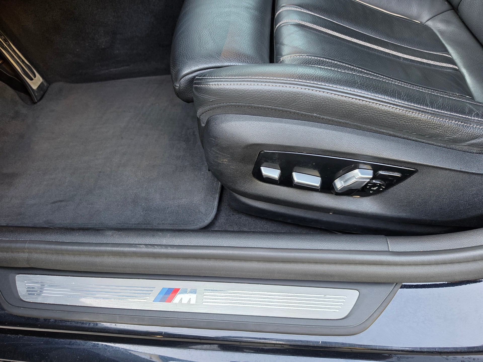 BMW 530d xDrive 48V Touring M Sport Steptronic-image-23
