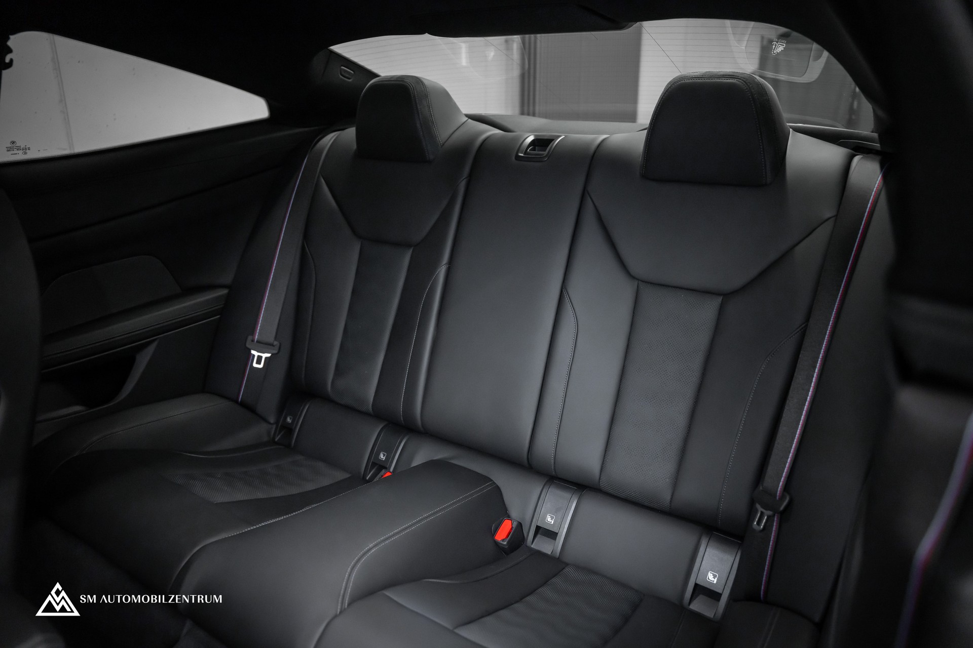 BMW M4 Competition xDrive Coupé / CH / Werksgarantie / Carbon Exterieur & Interieur / Tansanitblau / 360°-image-25