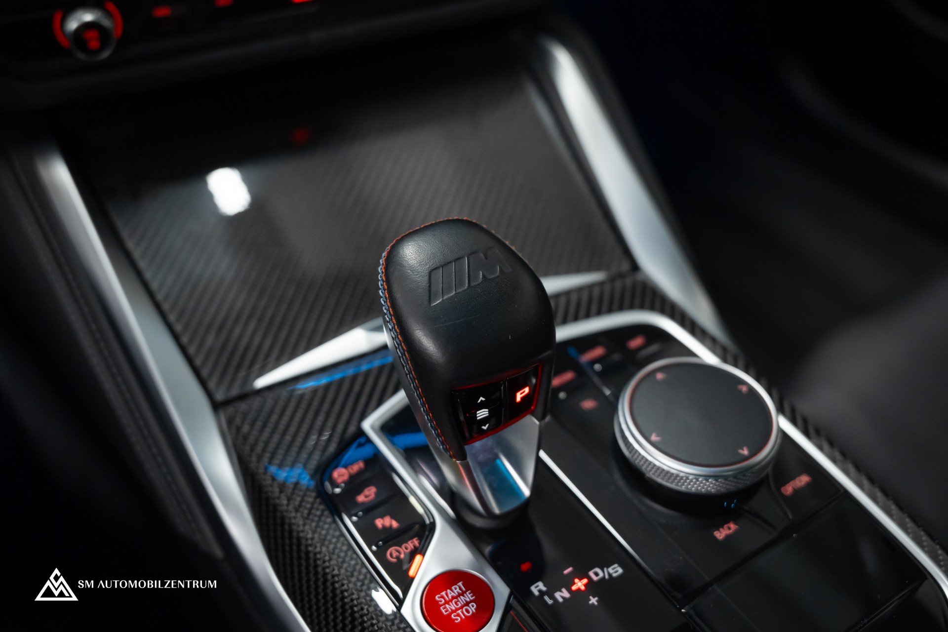 BMW M4 Competition xDrive Coupé / CH / Werksgarantie / Carbon Exterieur & Interieur / Tansanitblau / 360°-image-35